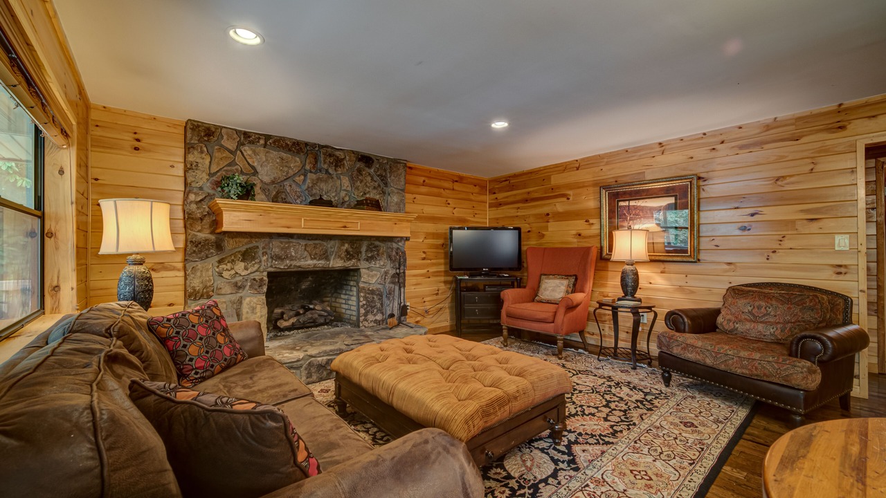 Photo of Livingroom in Blairsville