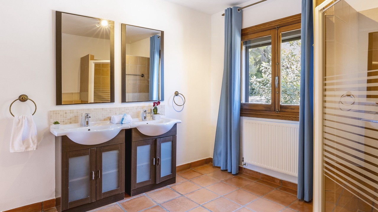 Photo of Bathroom in Tarraula