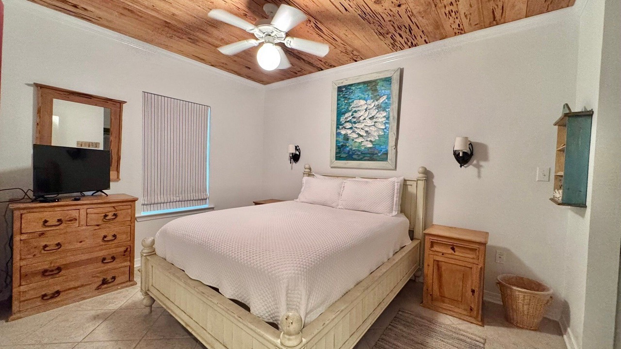 Photo of Bedroom in Orange Beach East