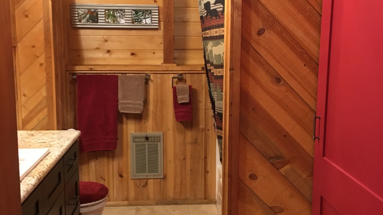 Photo of Bathroom in Meadow View Heights
