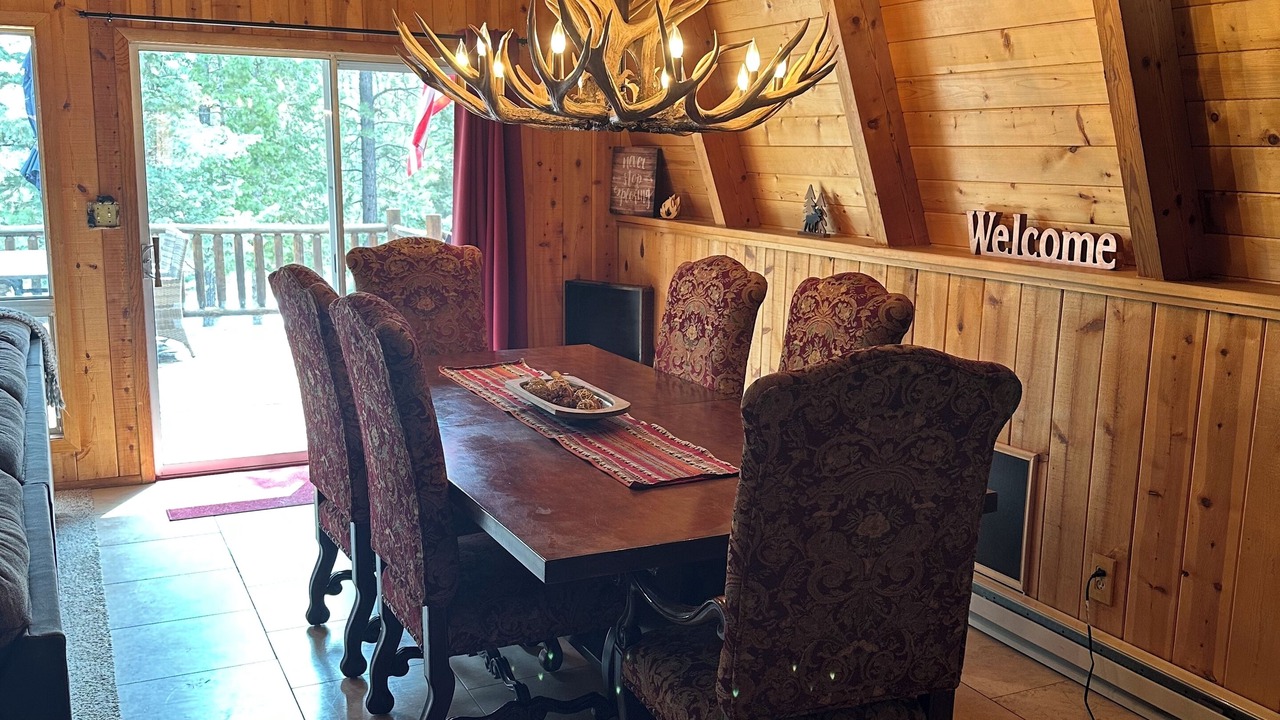 Photo of Livingroom in Meadow View Heights