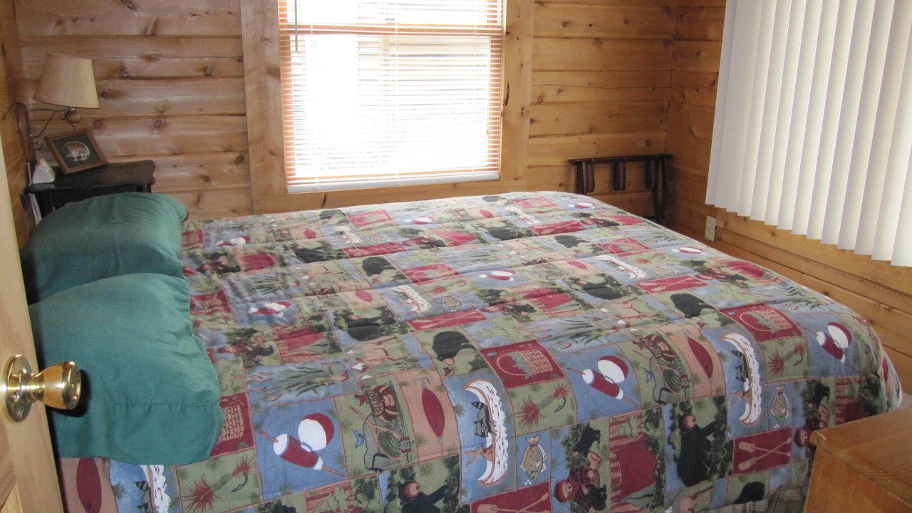 Photo of Bedroom in Munising