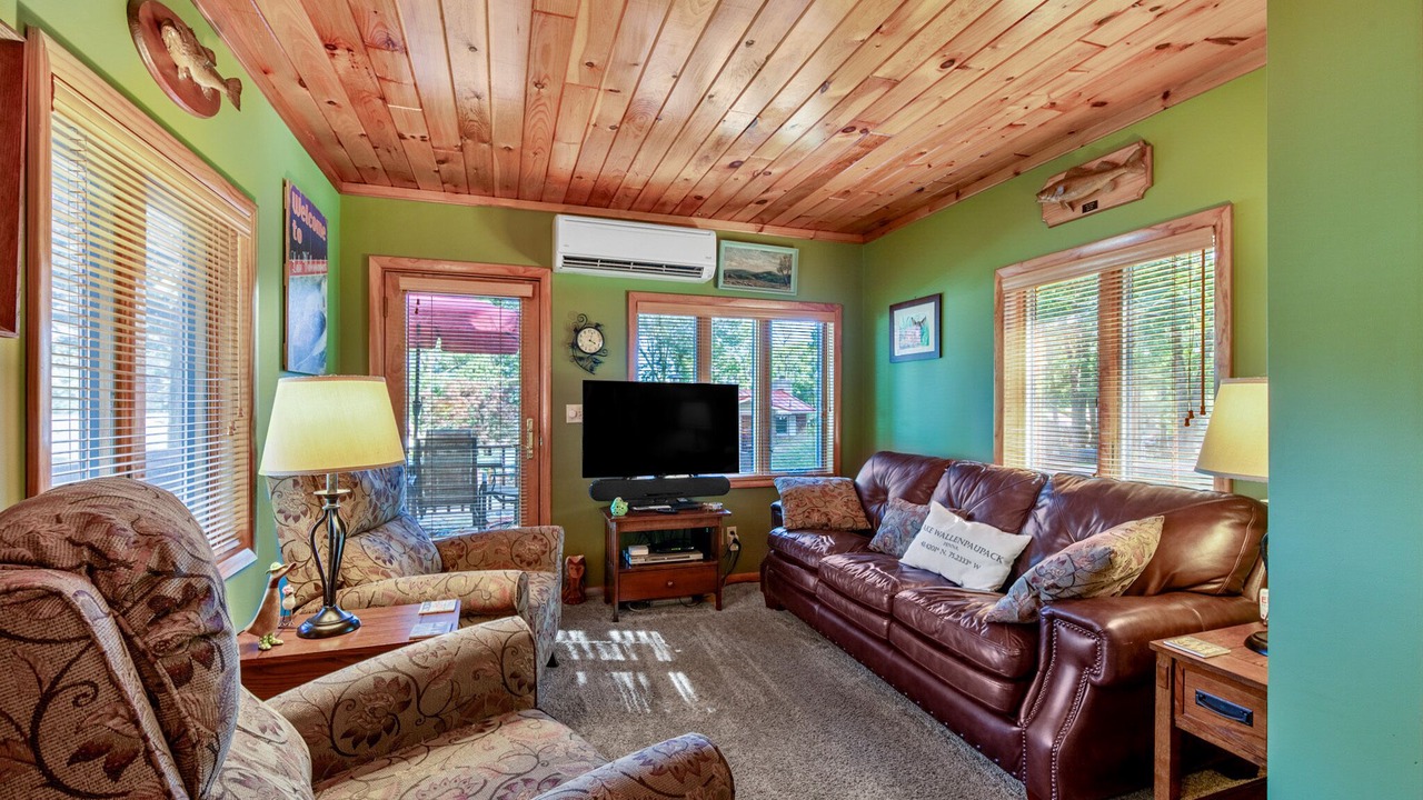 Photo of Livingroom in Lakeville