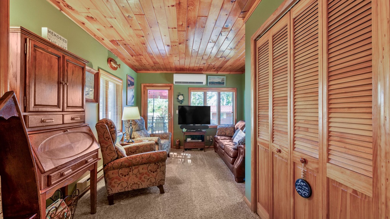 Photo of Livingroom in Lakeville