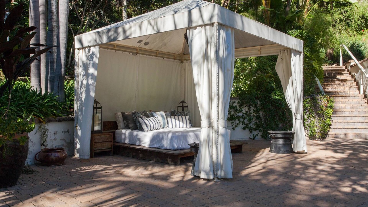 Photo of Outdoor in Hollywood Hills West