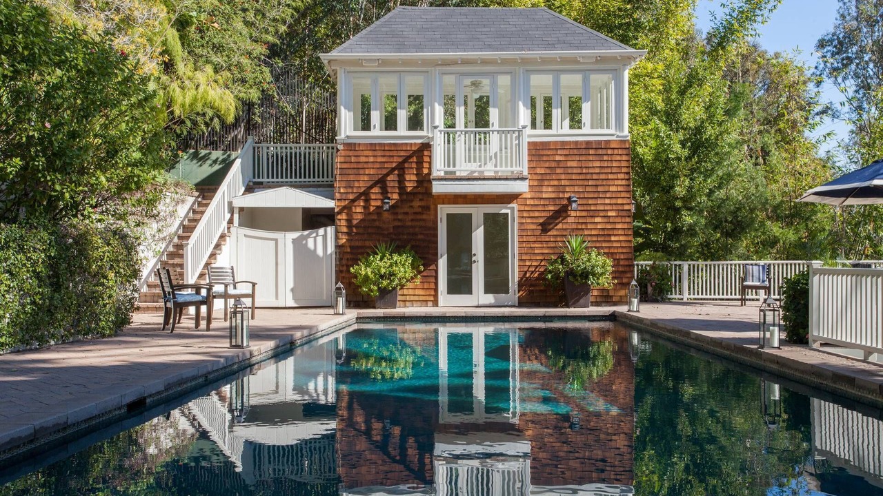 Photo of Outdoor in Hollywood Hills West