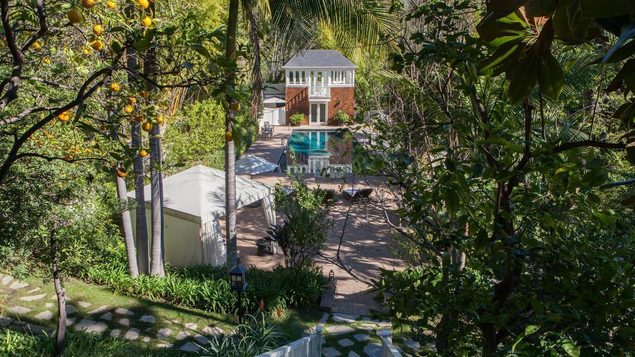 Photo of Outdoor in Hollywood Hills West