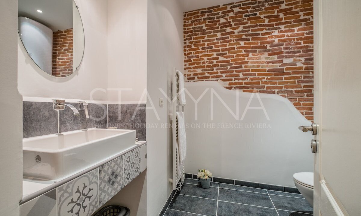 Photo of Bathroom in Old Town