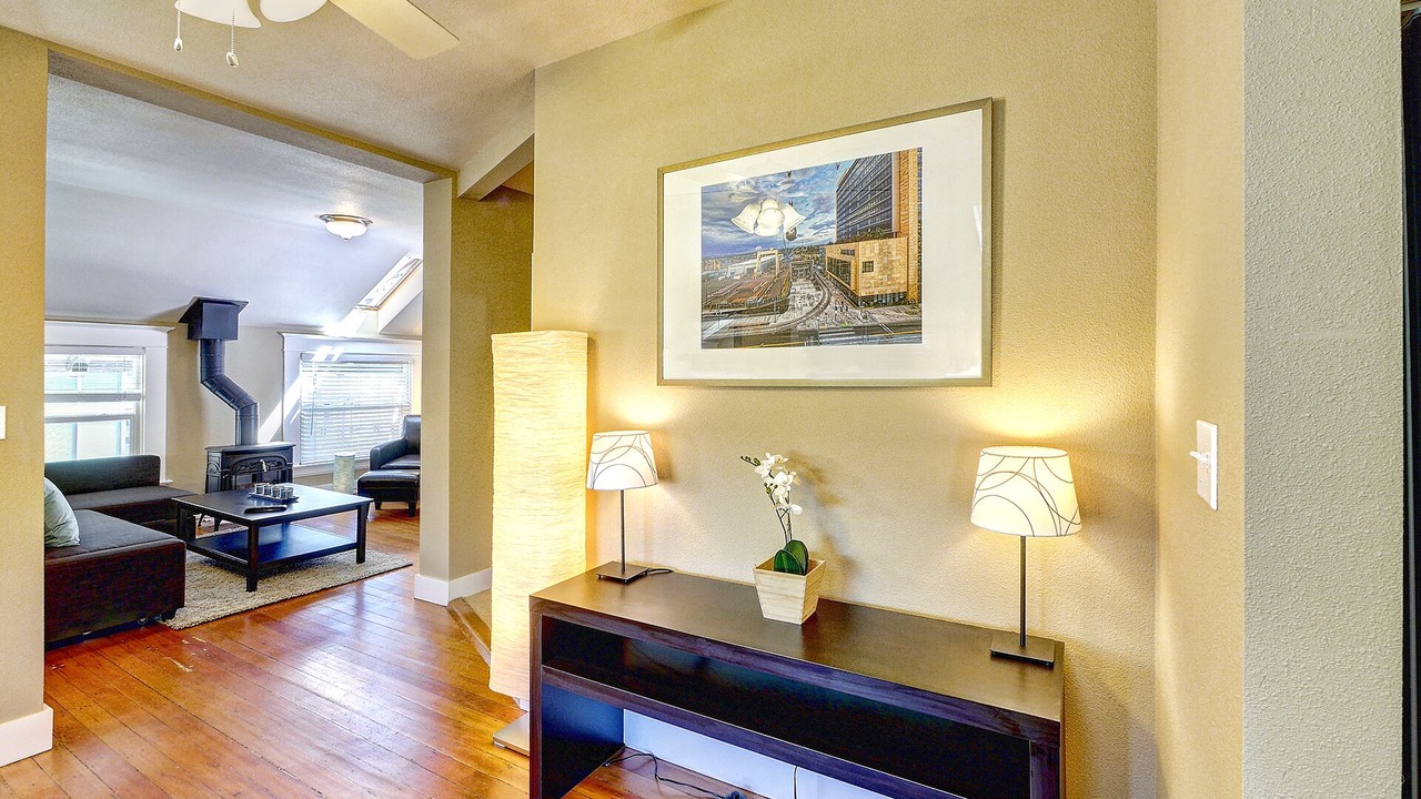 Photo of Livingroom in Downtown Portland