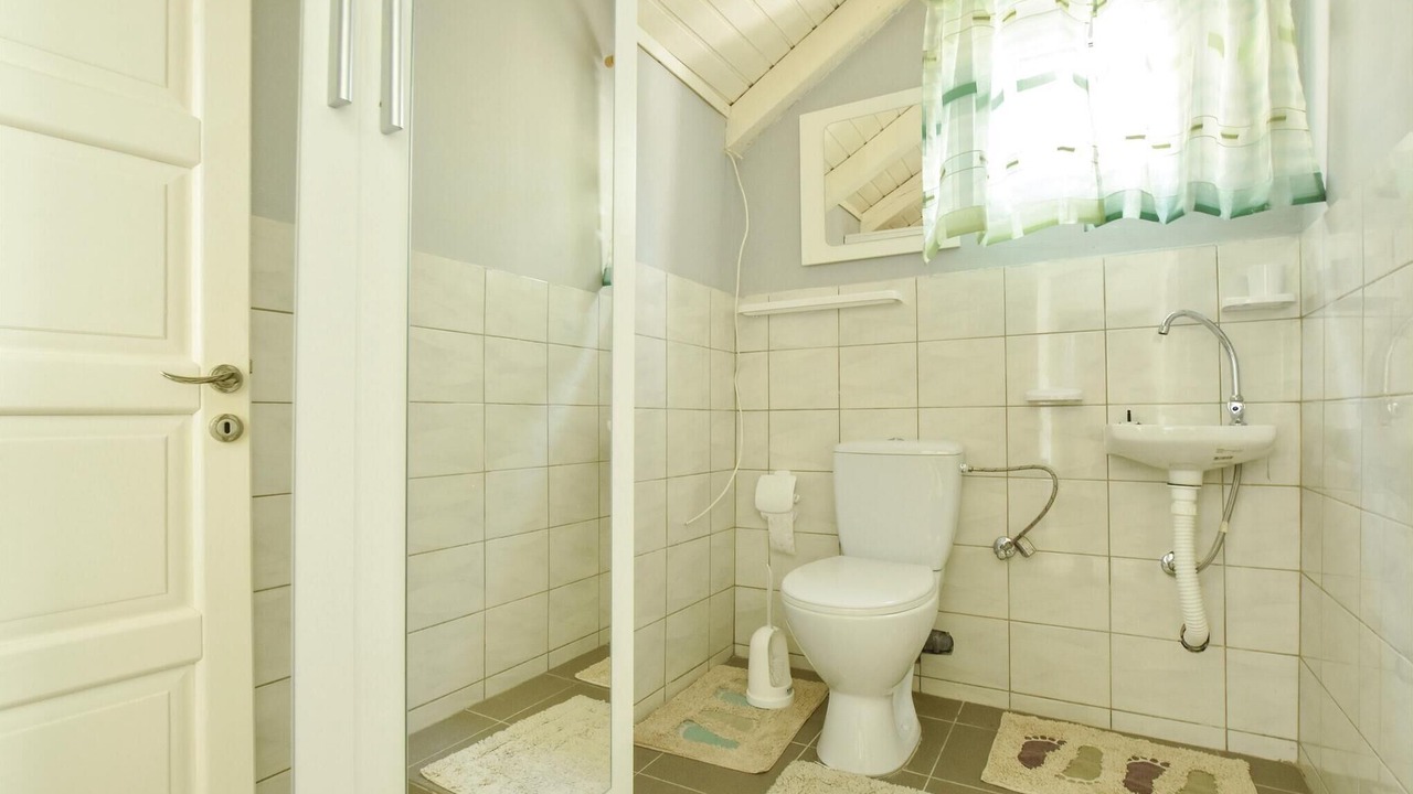 Photo of Bathroom in Slime