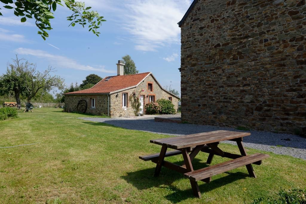 Photo of Outdoor in Bourseigne-Vieille