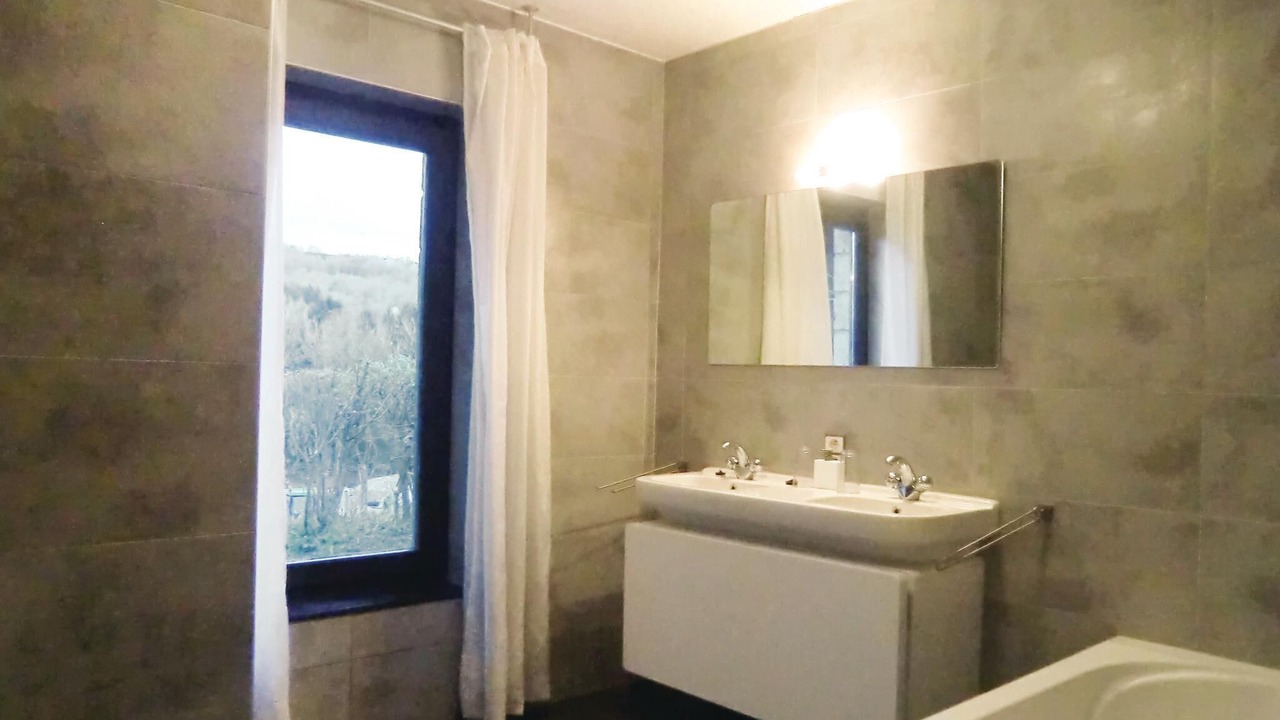 Photo of Bathroom in Hamoir
