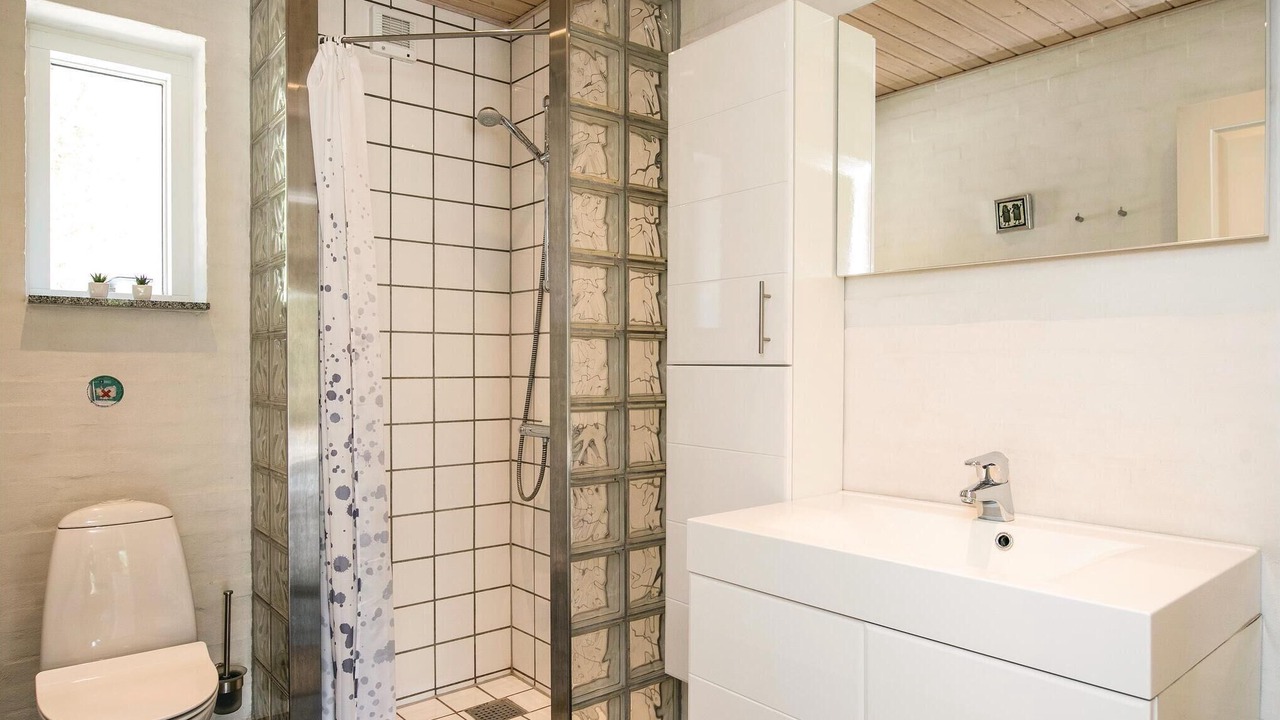 Photo of Bathroom in Helberskov Strand