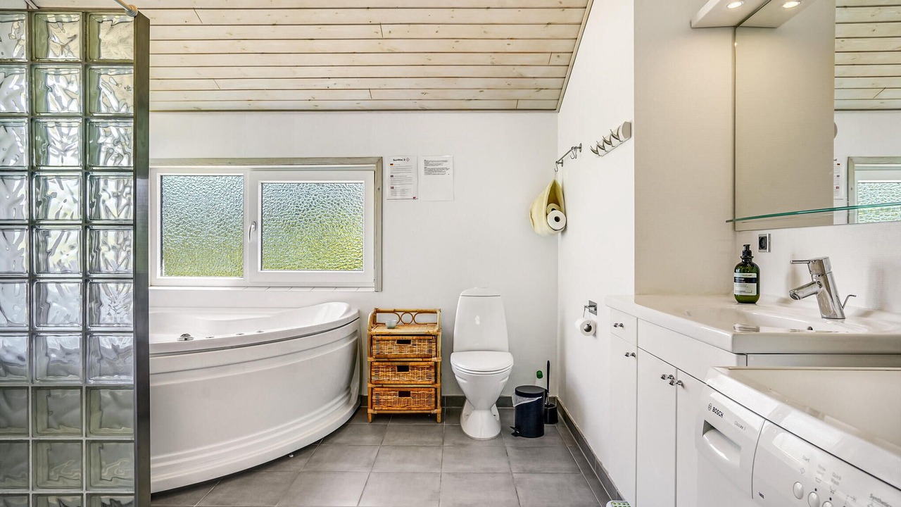Photo of Bathroom in Lyngsbæk Strand