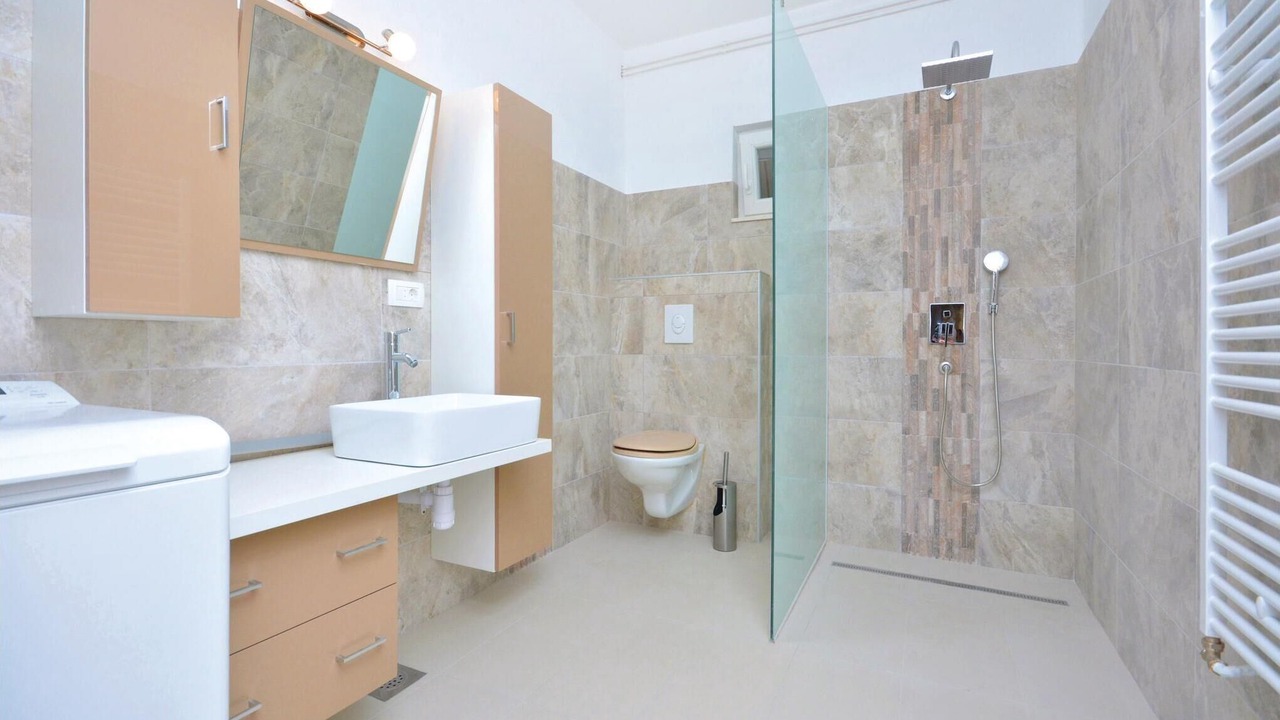 Photo of Bathroom in Srinjine