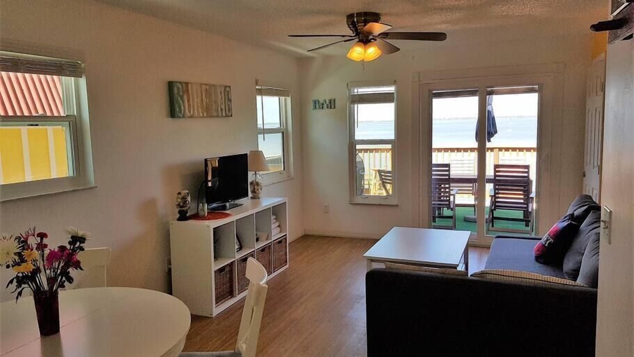Photo of Patio Balcony in Crescent Beach