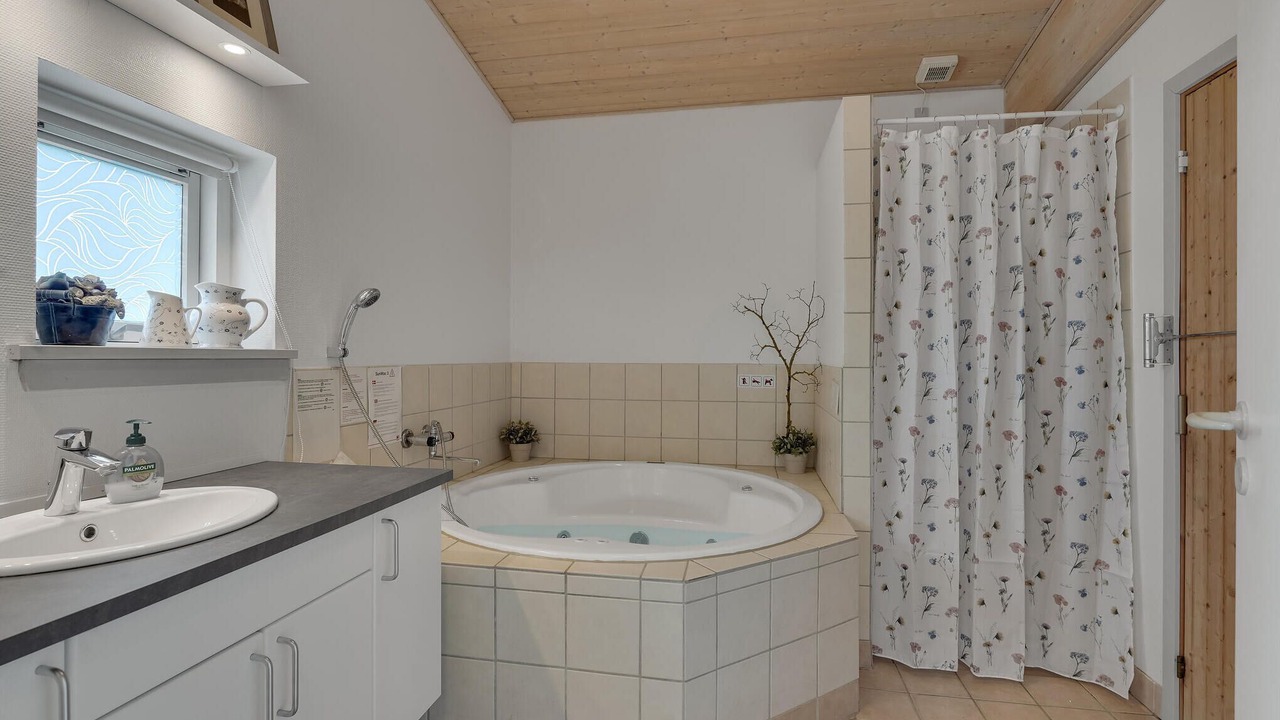 Photo of Bathroom in Faaborg