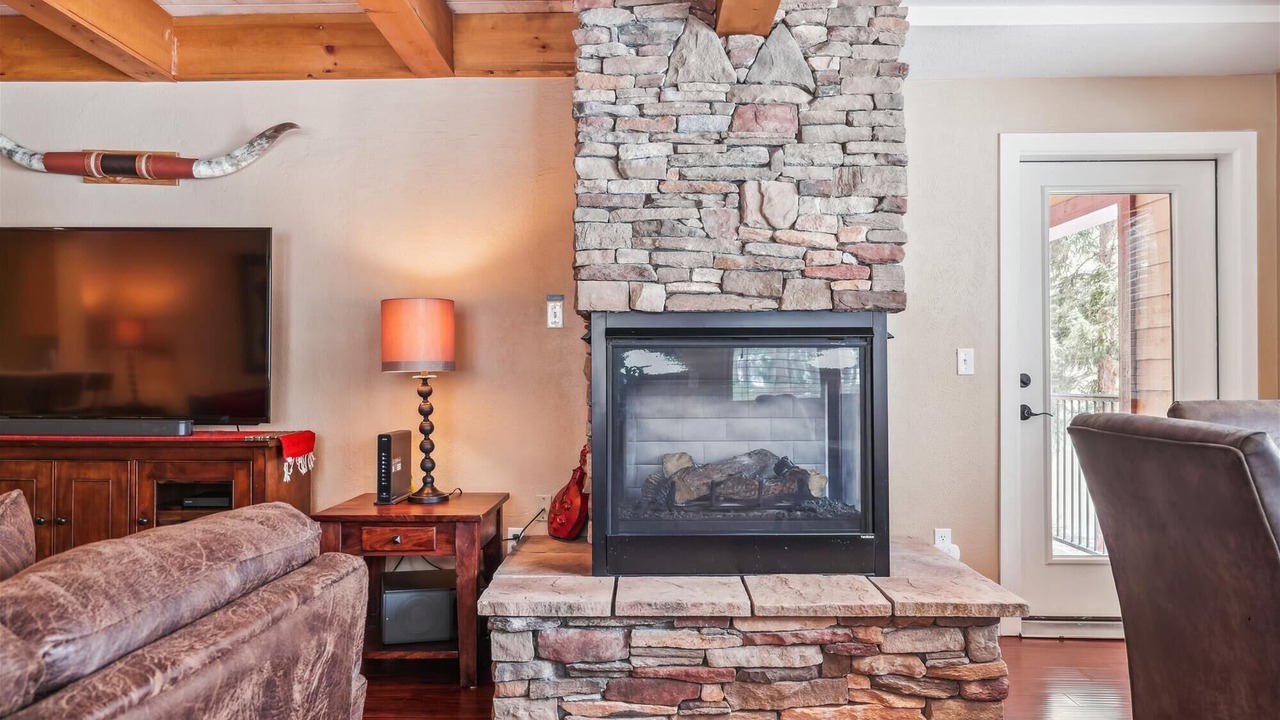 Photo of Bedroom in Peak 9
