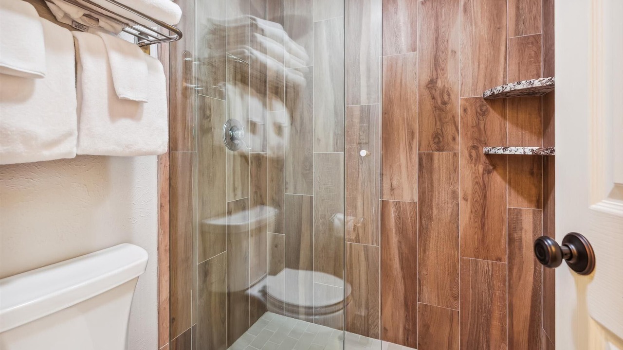 Photo of Bathroom in Peak 9