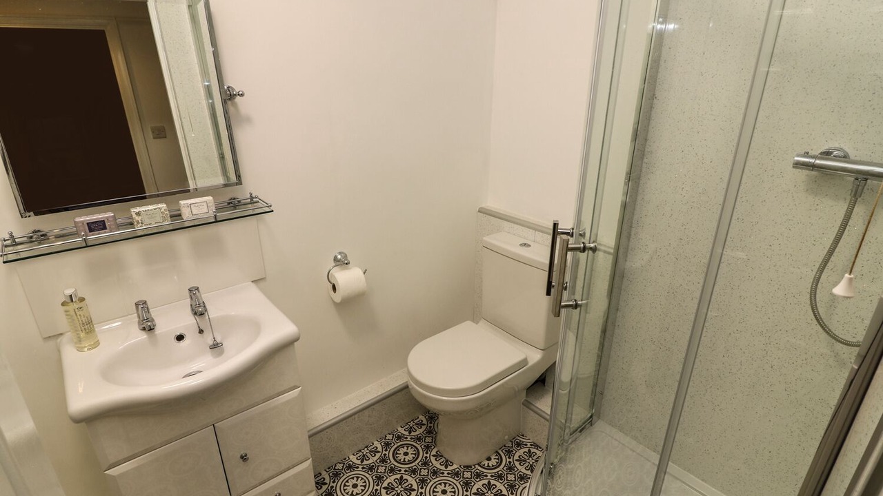 Photo of Bathroom in Giggleswick