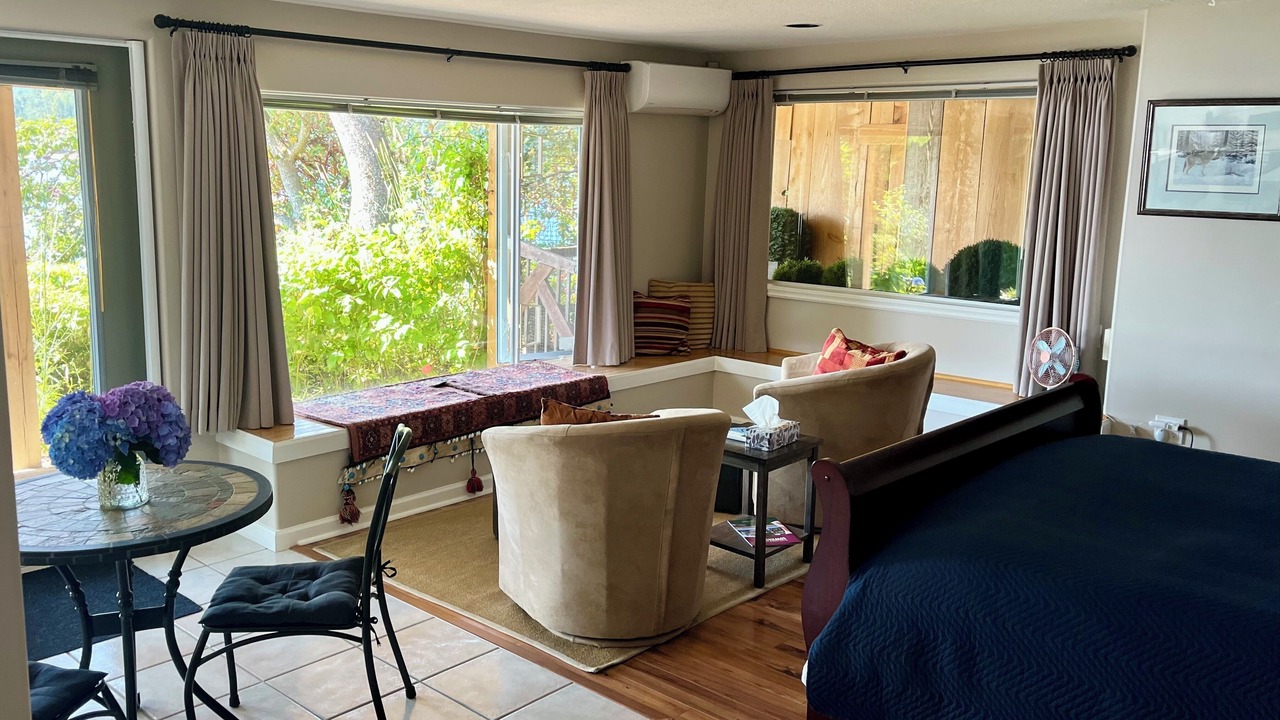 Photo of Bedroom in Maple Bay