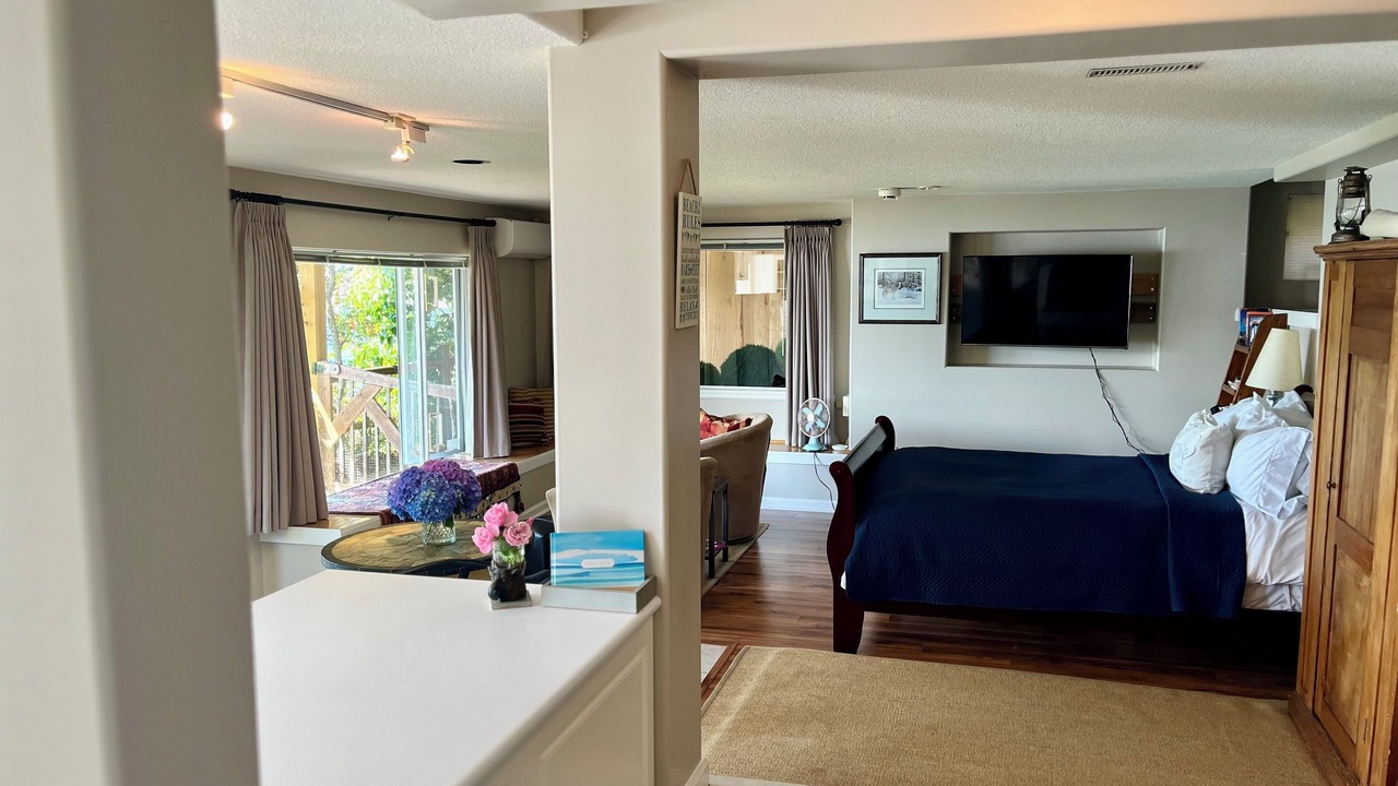 Photo of Bedroom in Maple Bay