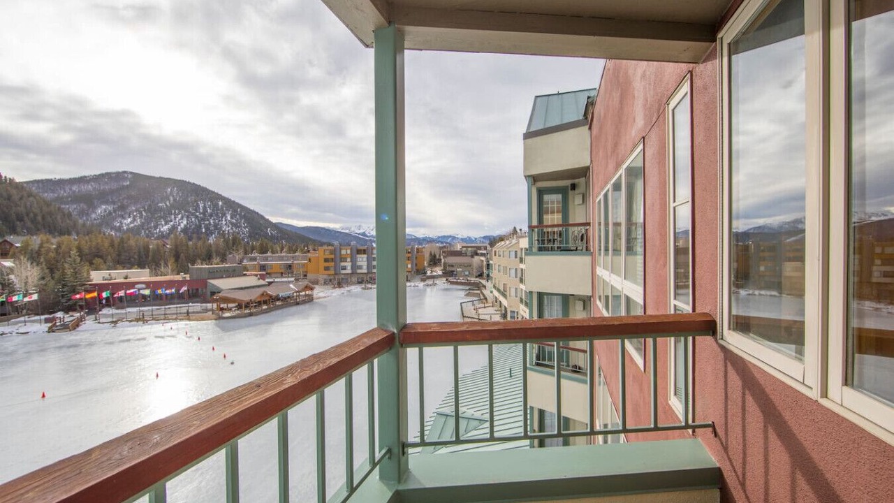 Photo of Outdoor in Lakeside Village
