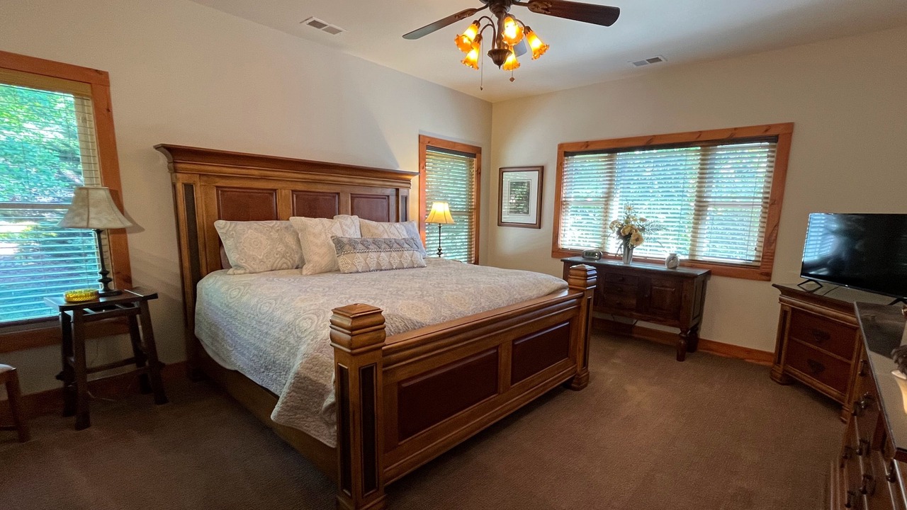 Photo of Bedroom in Serenity Bay