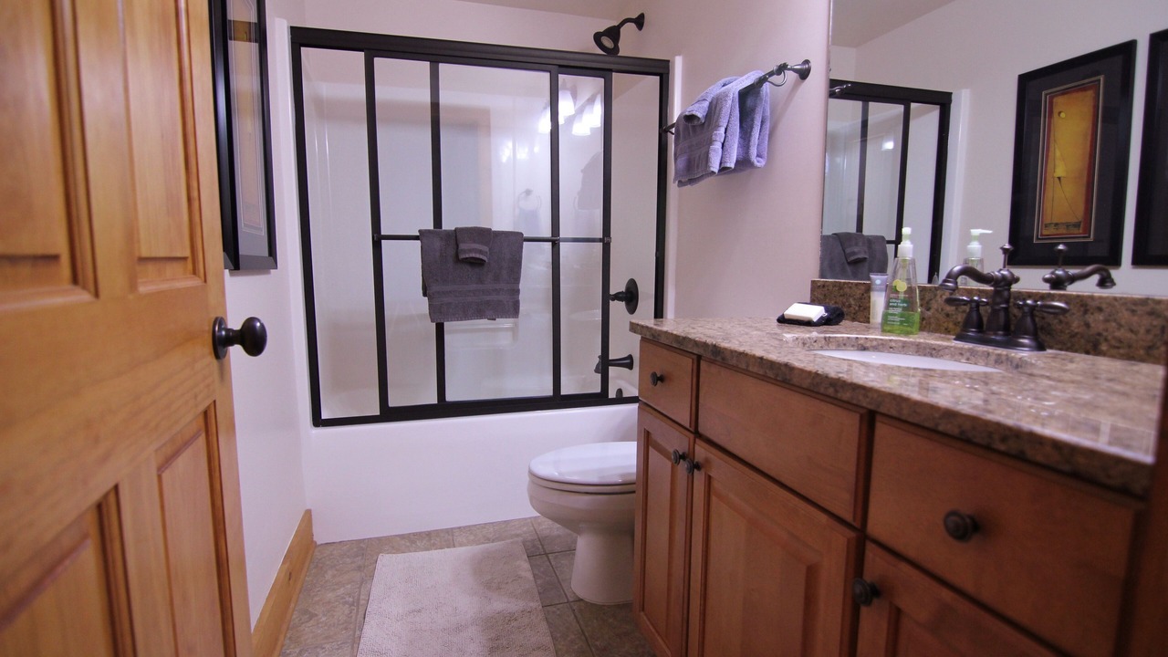 Photo of Bathroom in Serenity Bay