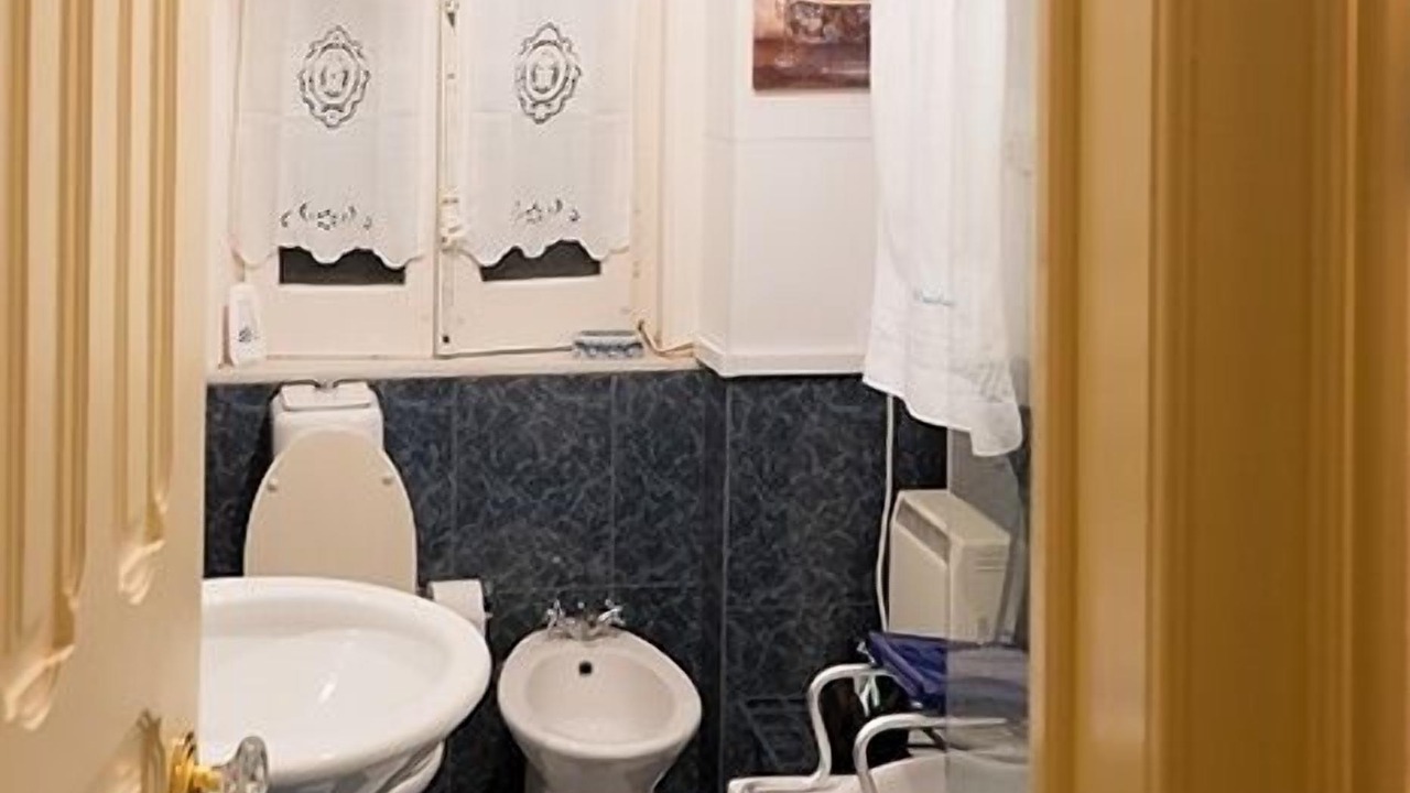 Photo of Bathroom in Alfama