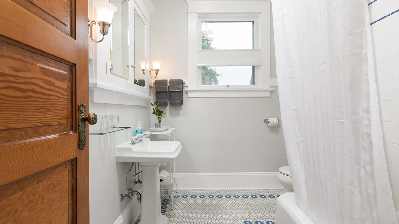 Photo of Bathroom in Irvington