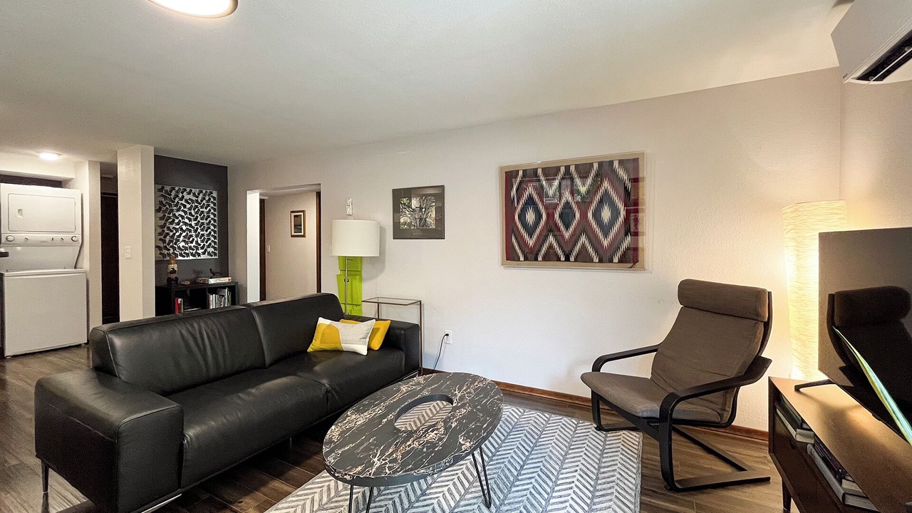 Photo of Livingroom in Reed