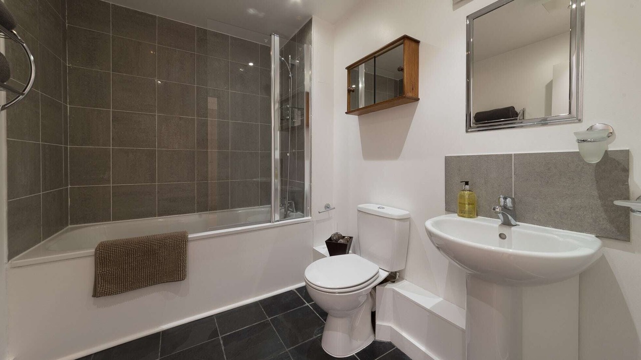 Photo of Bathroom in Rotherhithe