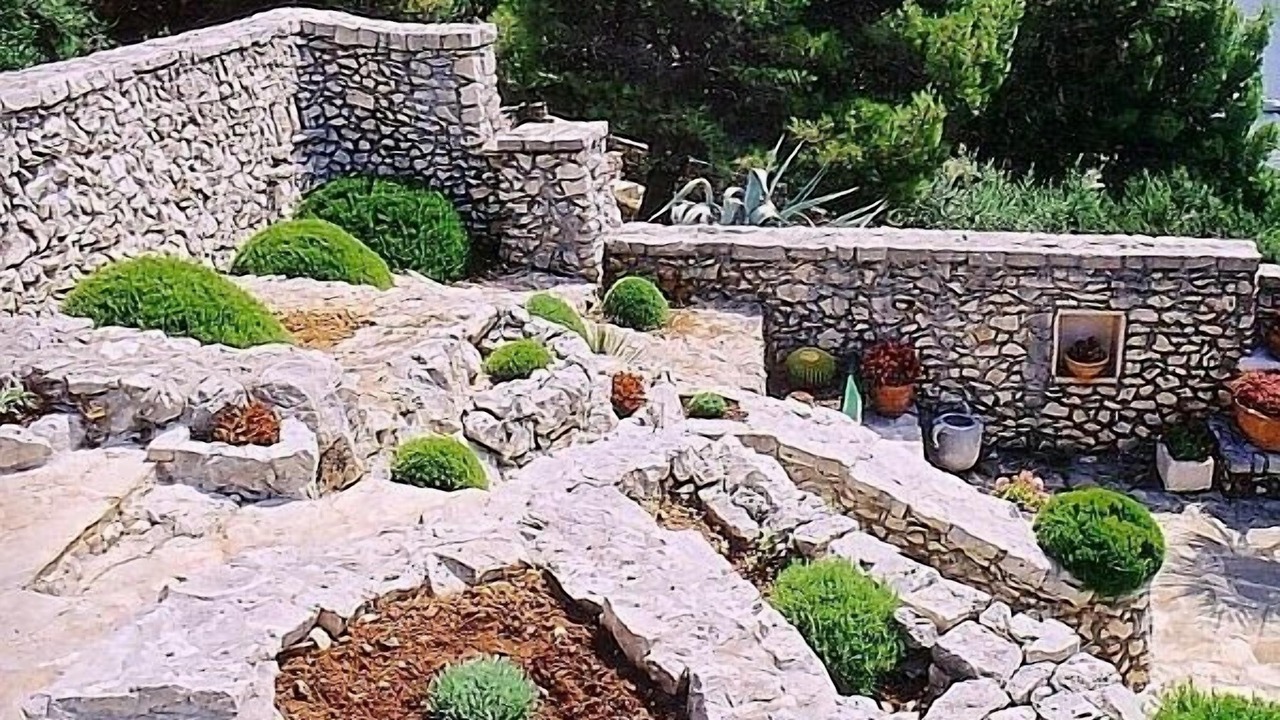 Photo of Outdoor in Sutivan