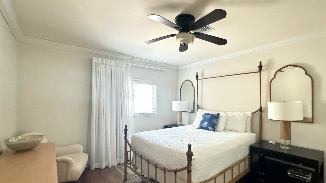 Photo of Bedroom in West Bay