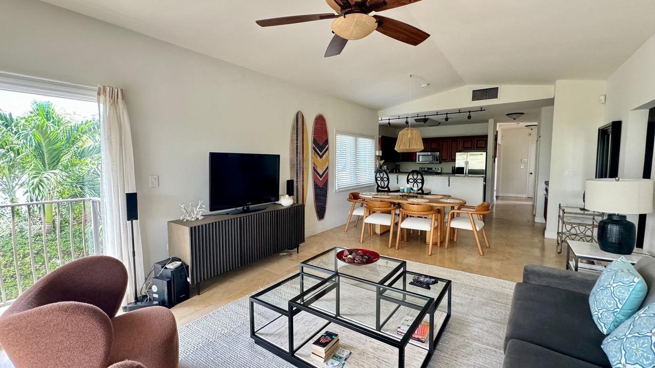 Photo of Livingroom in West Bay