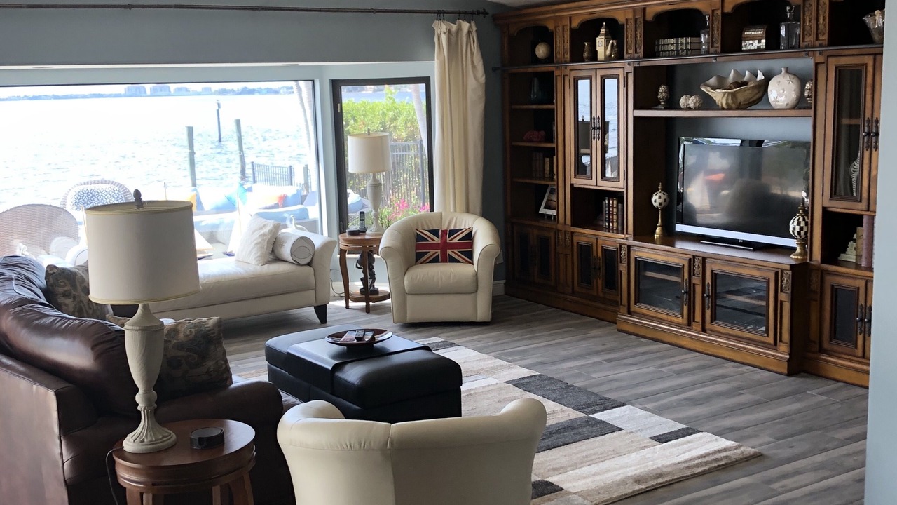 Photo of Livingroom in Caloosahatchee