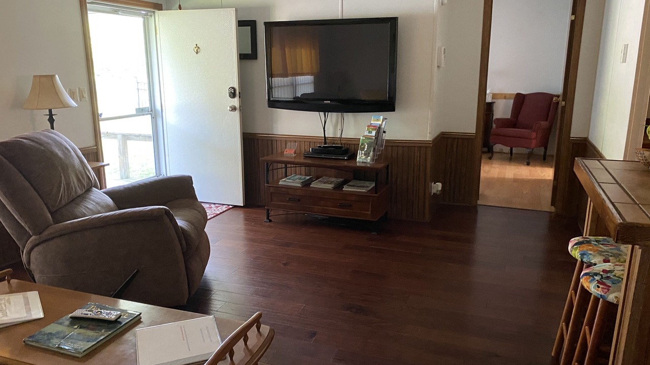 Photo of Livingroom in McEwen