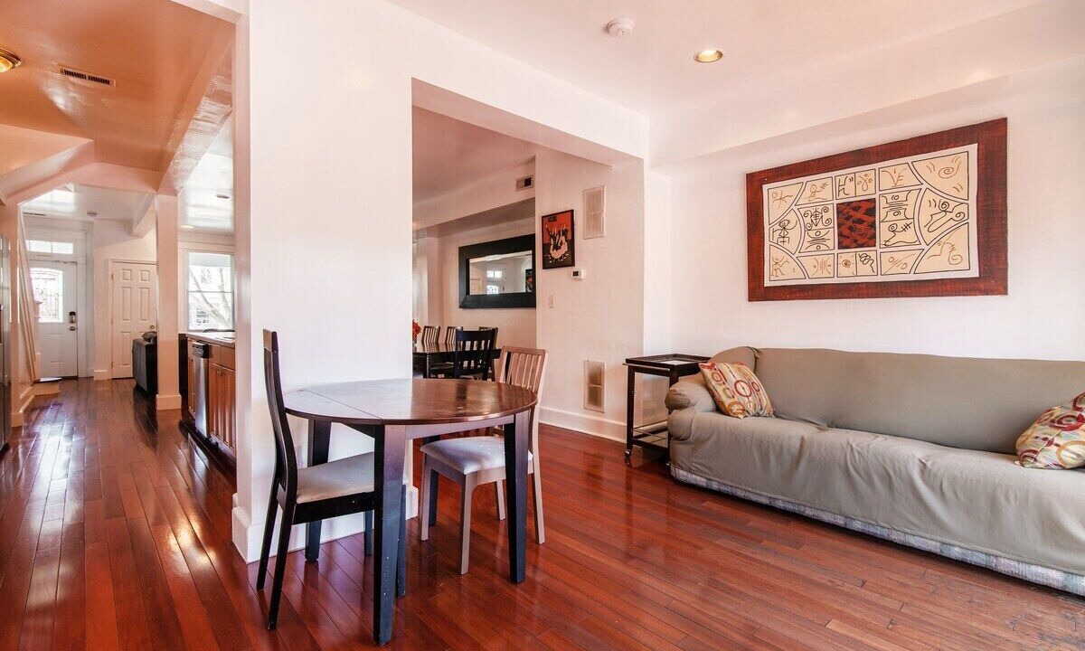 Photo of Livingroom in Petworth