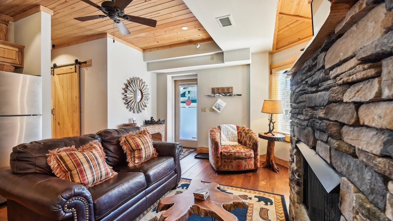 Photo of Livingroom in Blowing Rock