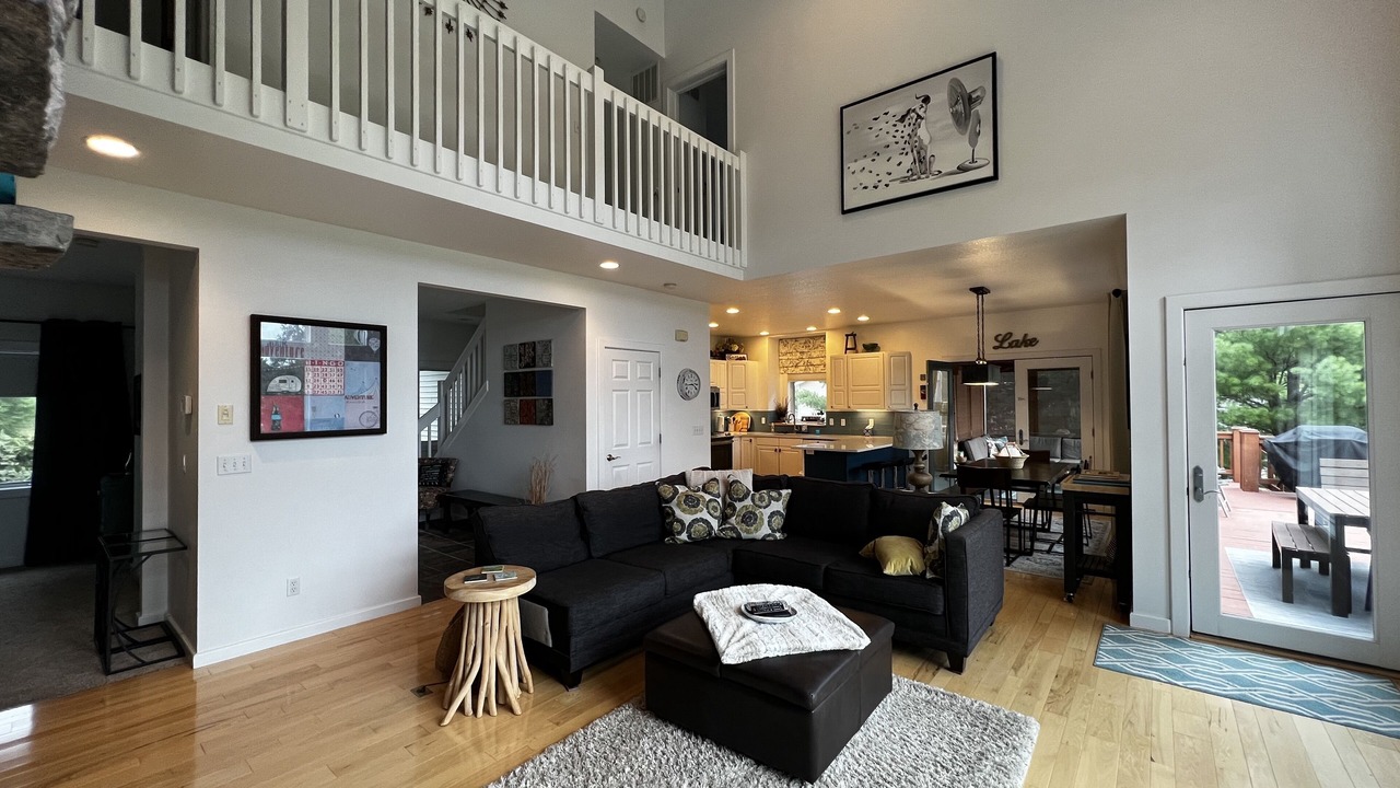 Photo of Livingroom in Bellaire