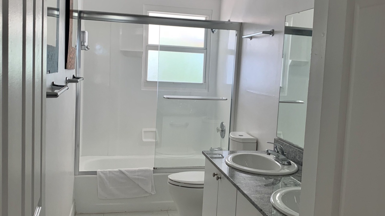Photo of Bathroom in Seven Mile Beach