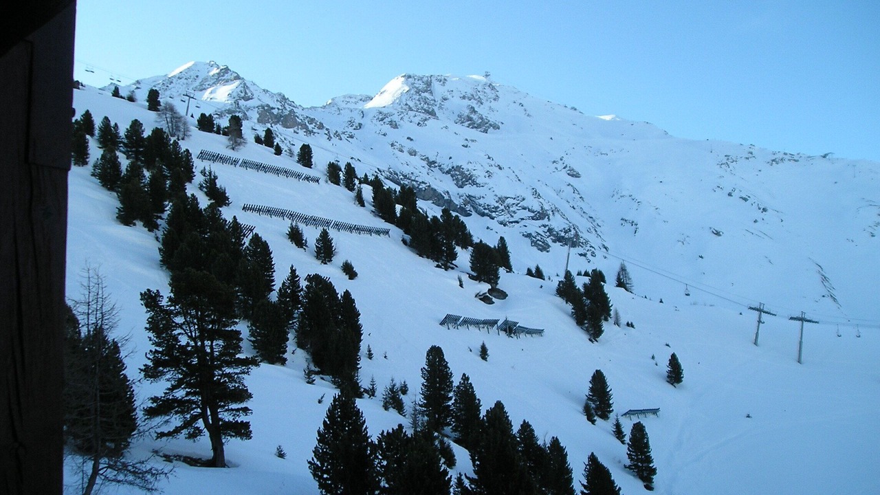 Photo of Outdoor in Arc-2000