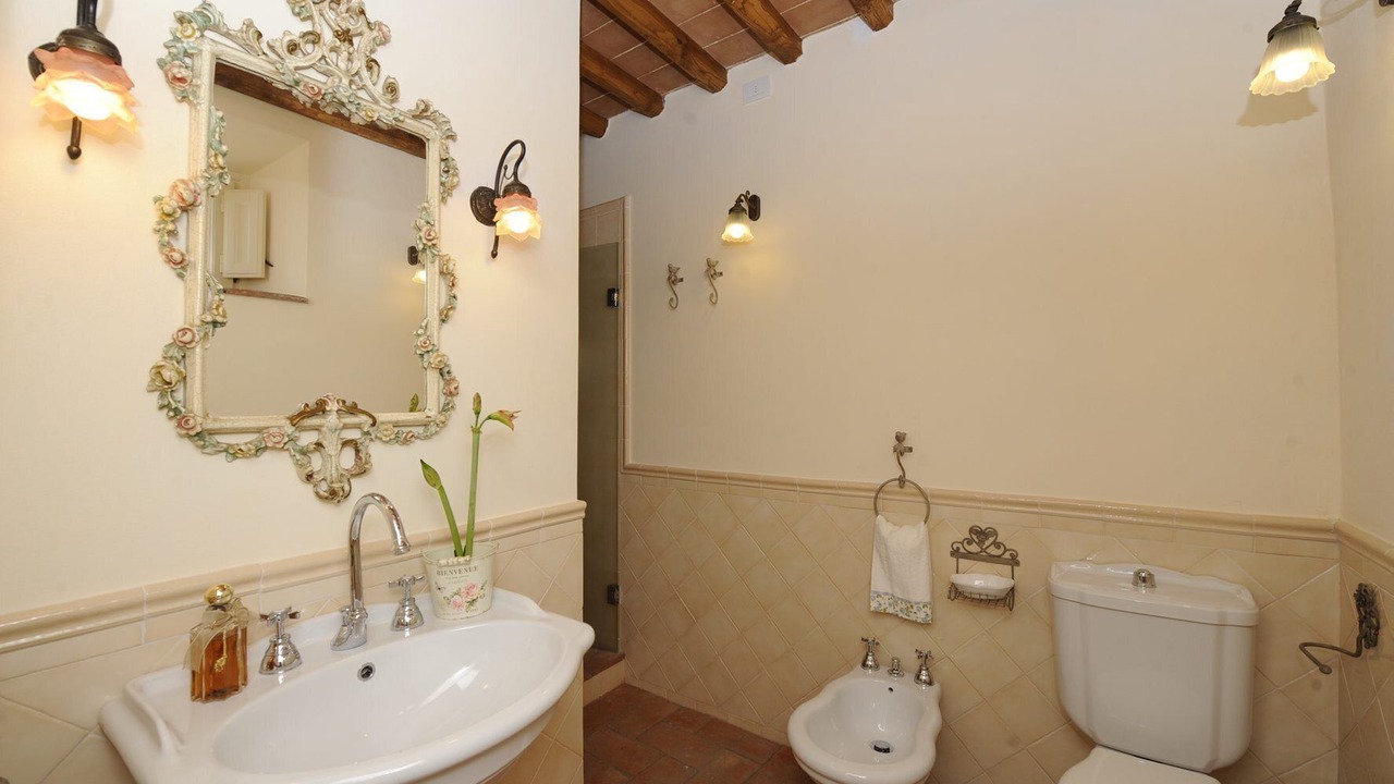 Photo of Bathroom in Villabuona