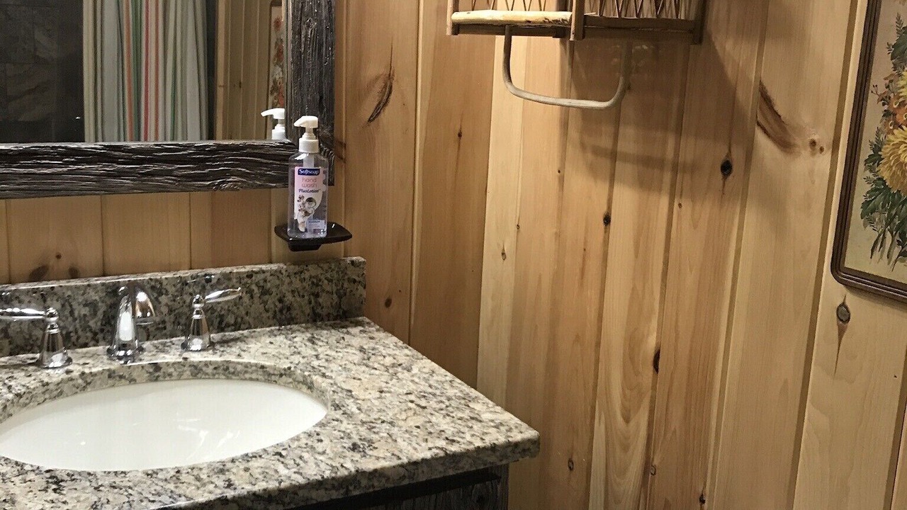 Photo of Bathroom in Sugar Grove