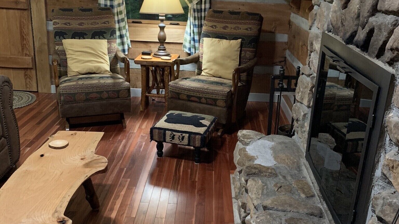 Photo of Livingroom in Sugar Grove