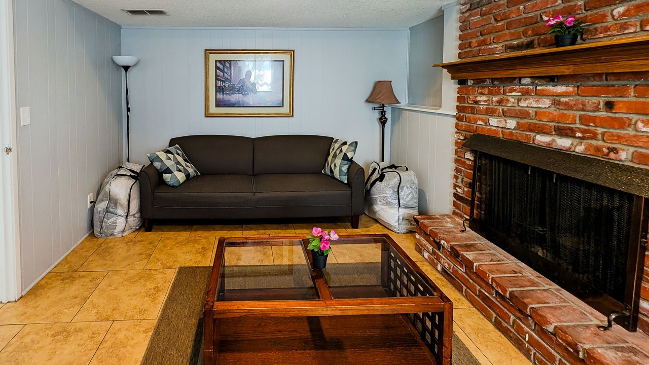 Photo of Livingroom in Lenexa