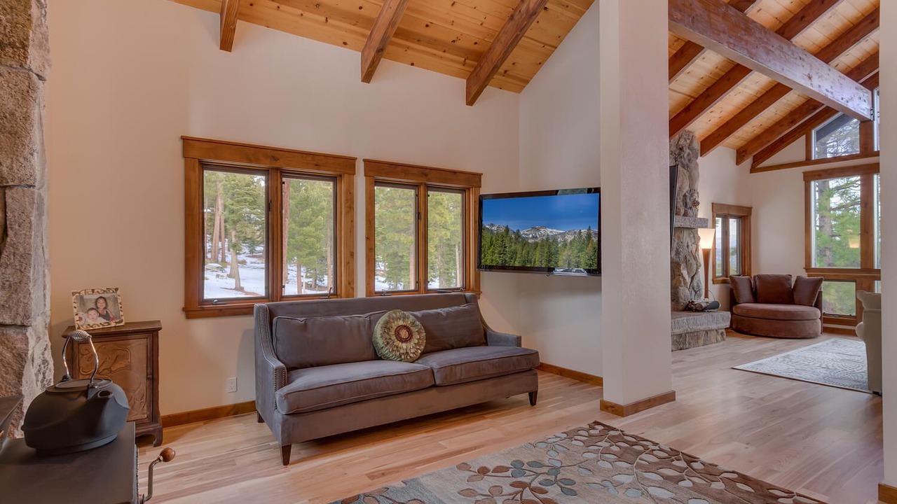 Photo of Livingroom in Kingswood Estates