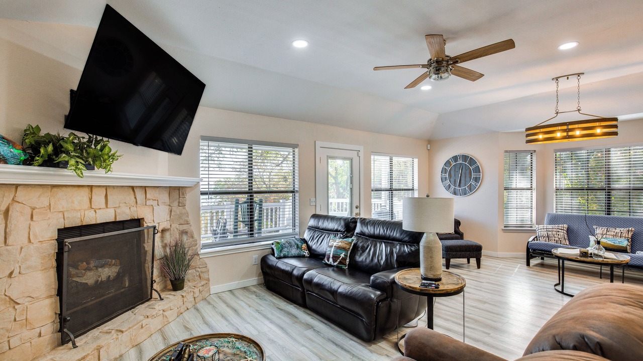 Photo of Livingroom in Kingston