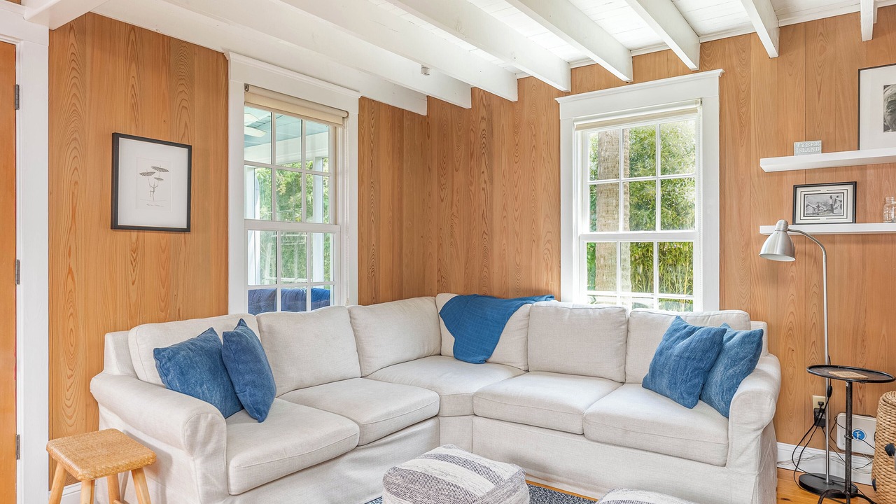 Photo of Livingroom in Savannah Beach